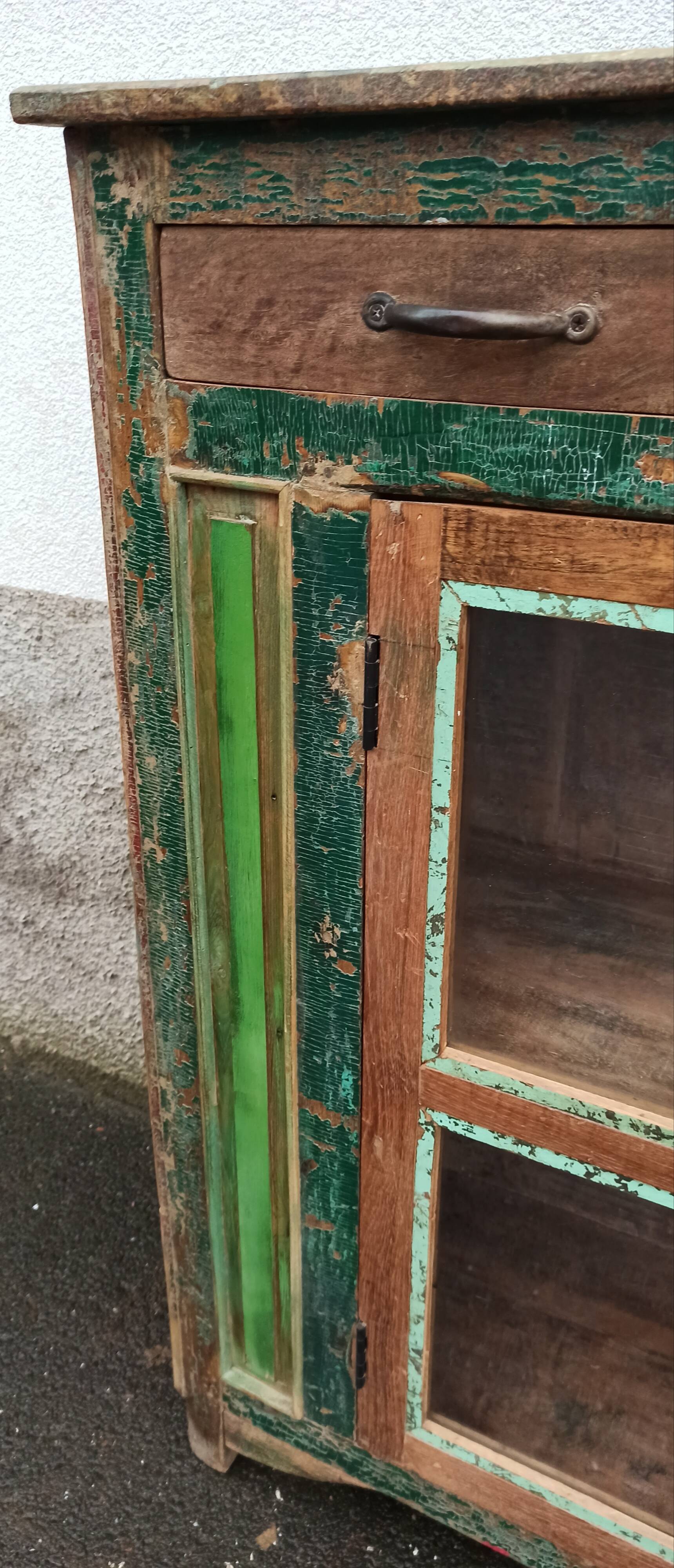 Glazed wooden sideboard with 2 doors