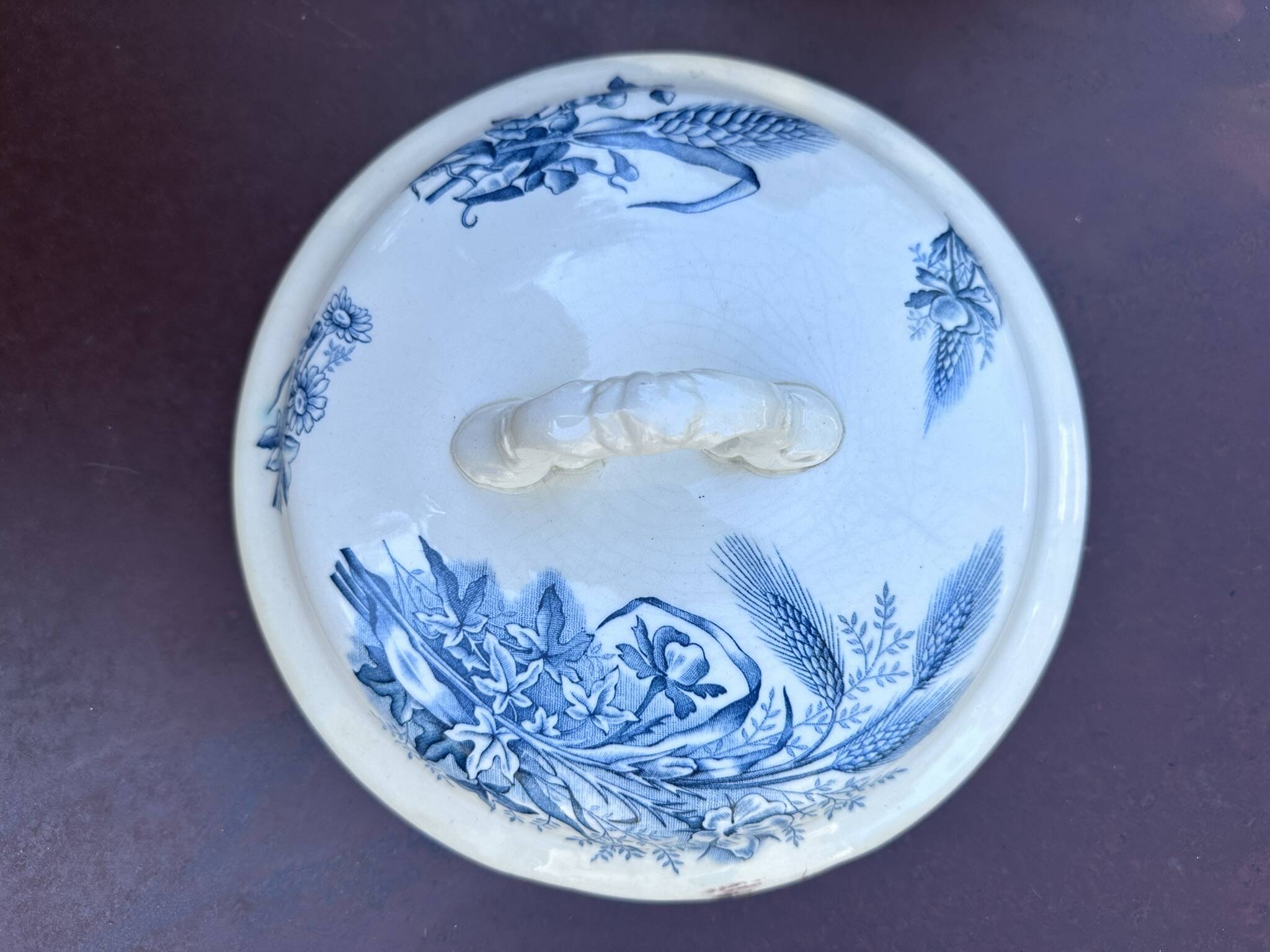 Antique soup tureen, Keller Lunéville earthenware, stamped K, blue decoration.