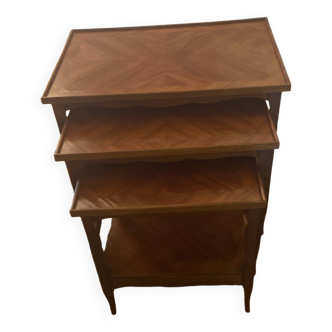 Nesting table