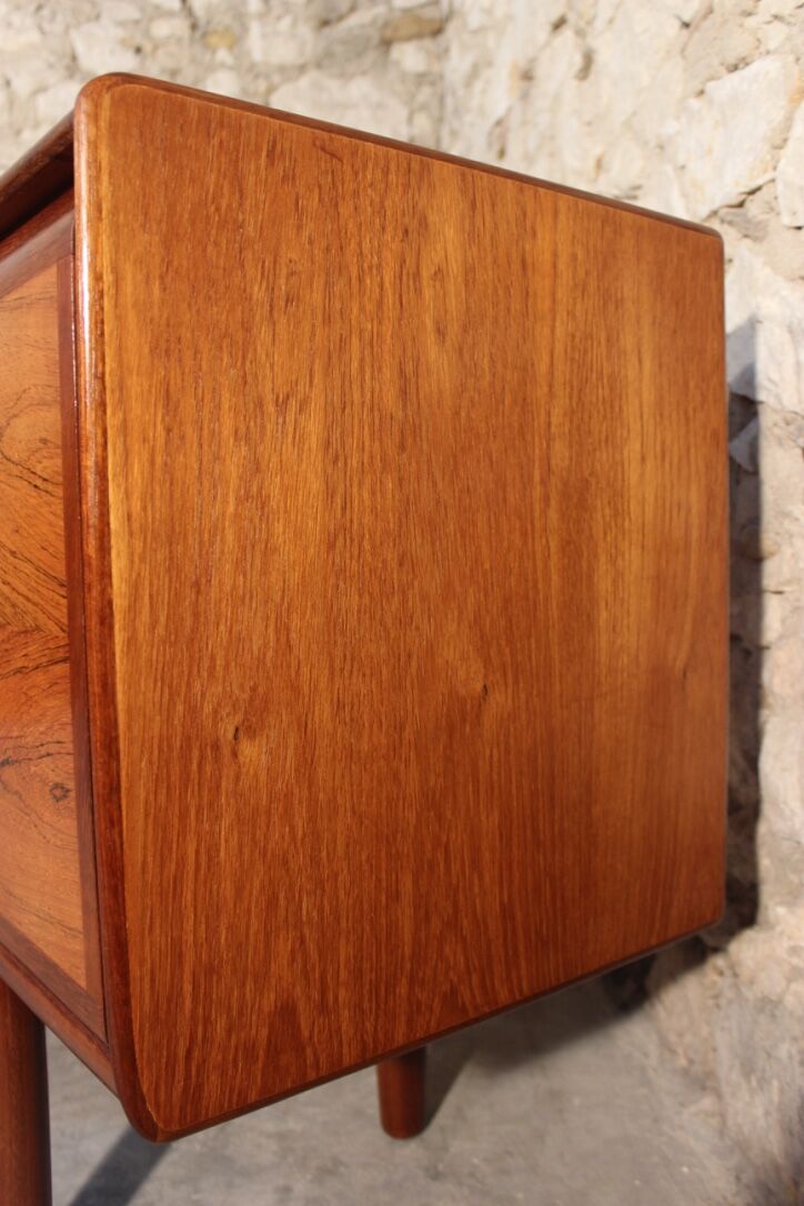 Sideboard vintage in teak and Rosewood, Scandinavian style by White & Newton