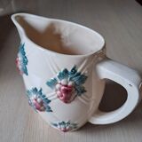Pitcher of Digoin grape clusters