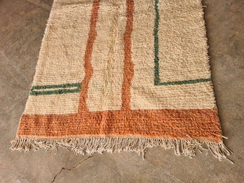 Traditional handmade Moroccan rug size 200x300 cm