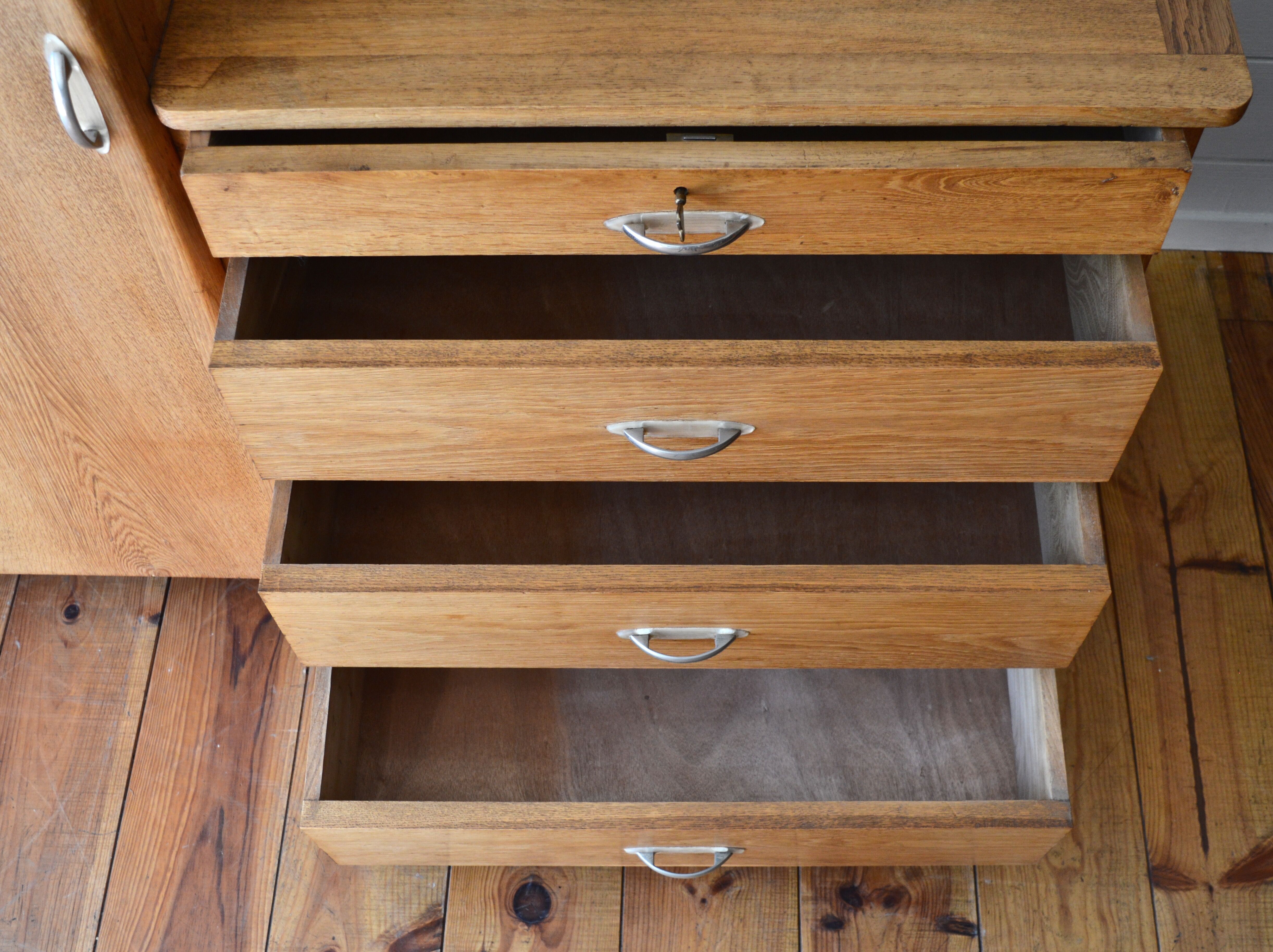 Asymmetrical cabinet