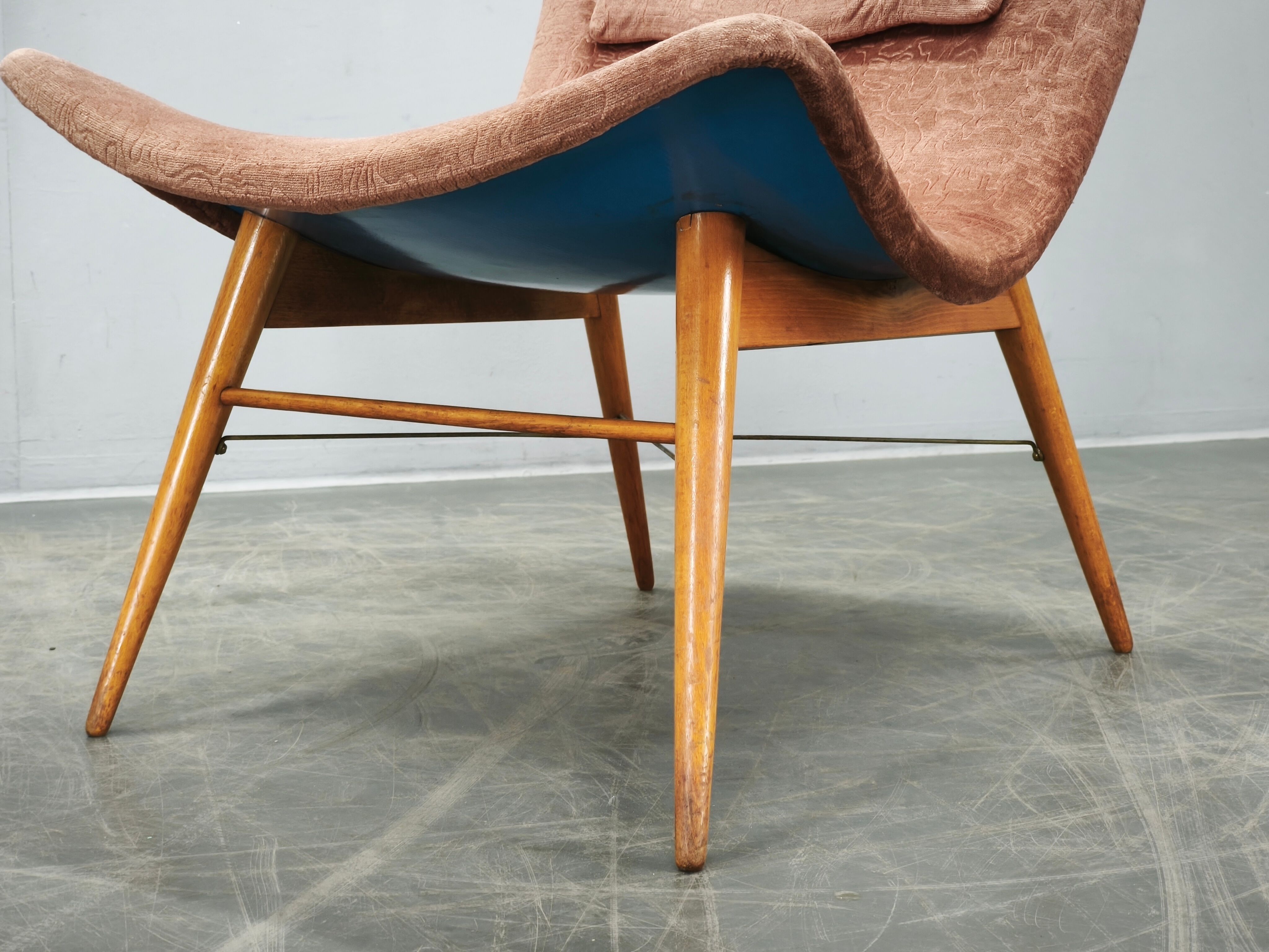 Pair of Miroslav Navrátil Shell Lounge Chairs, Czechoslovakia 1960s