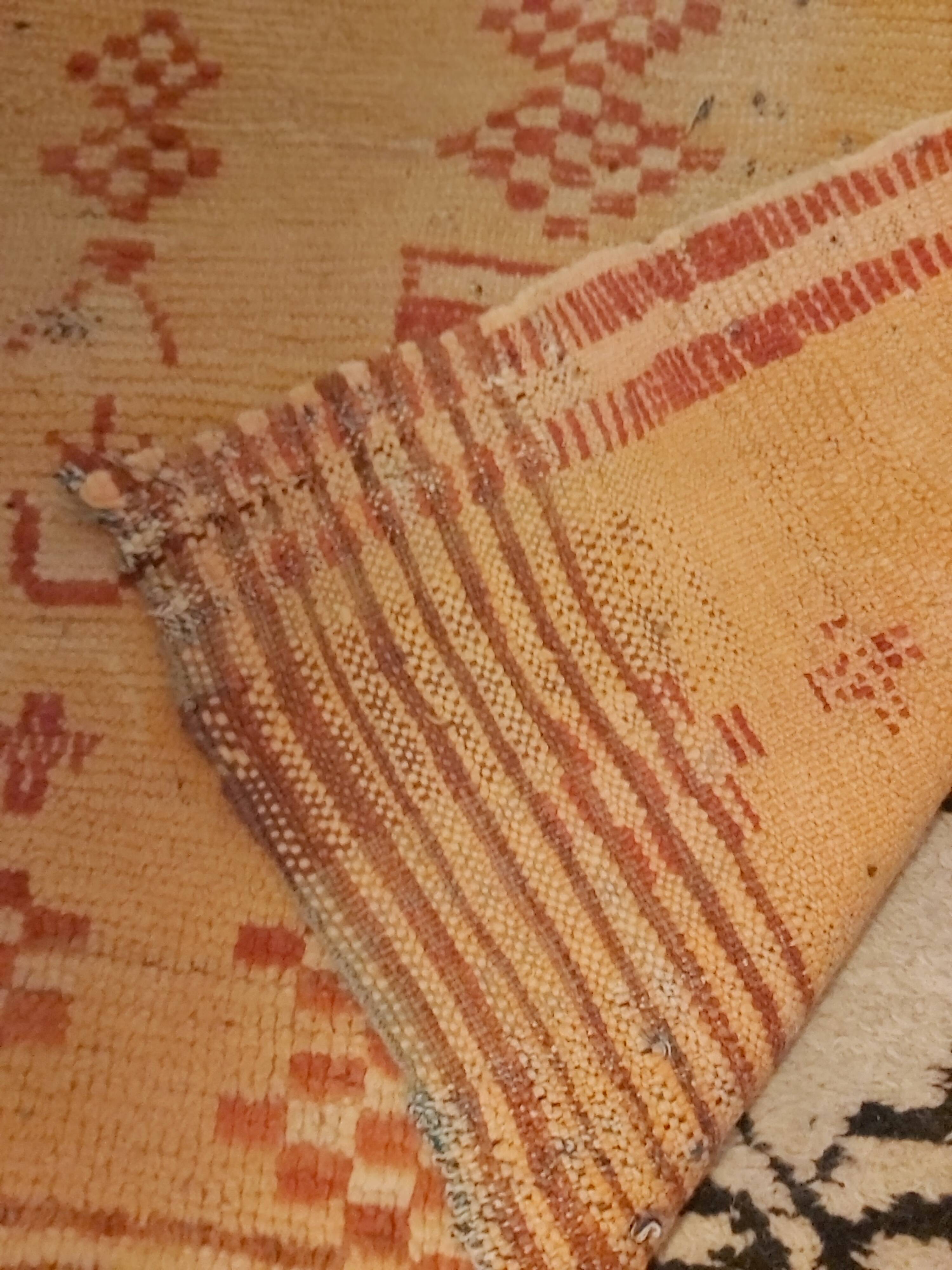 Vintage moroccan boujaad carpet 100x160cm