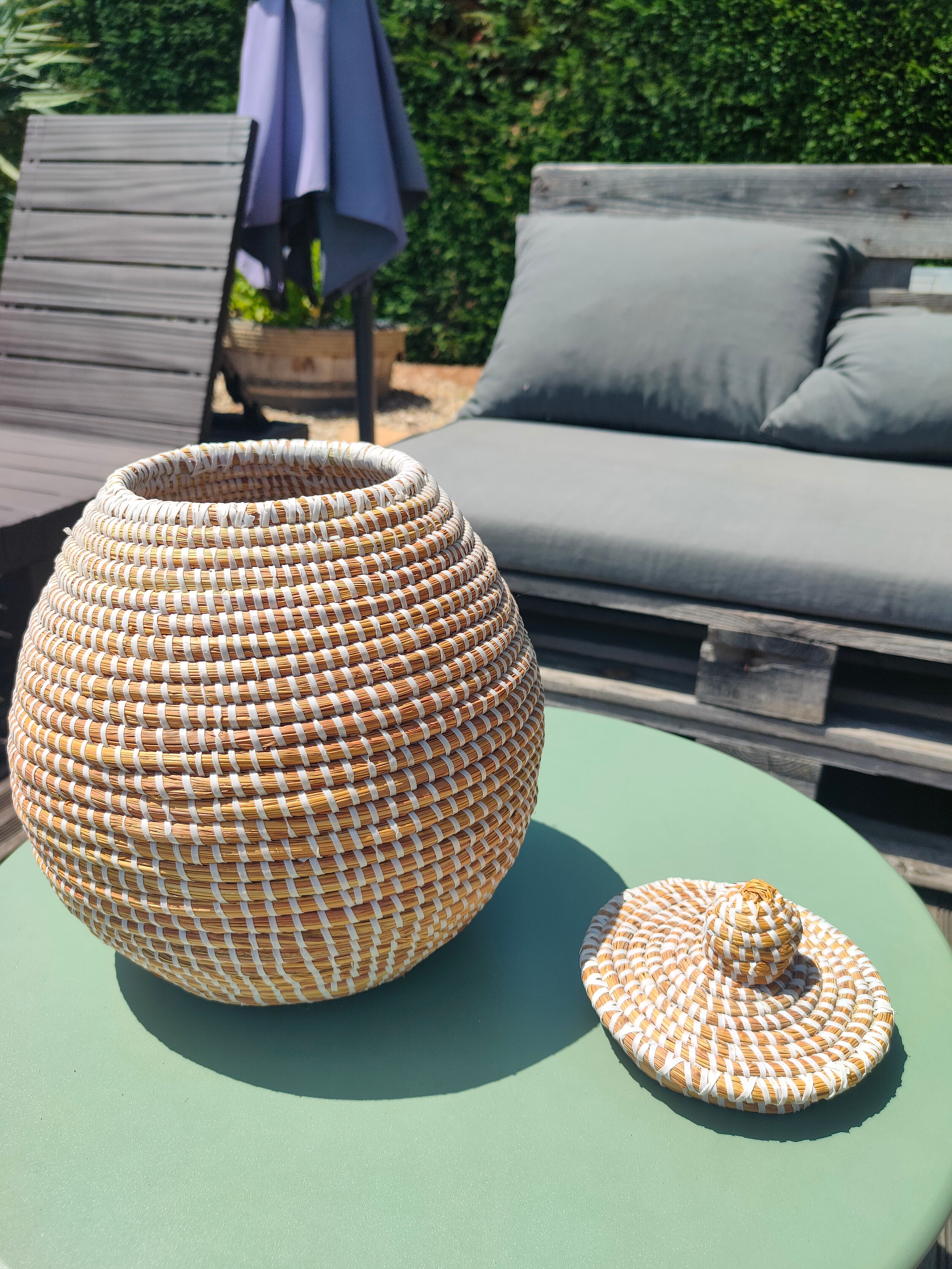 Basket with lid