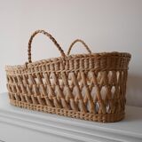 Doll bassinet with its bedding