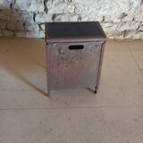 Metal shoe shine furniture