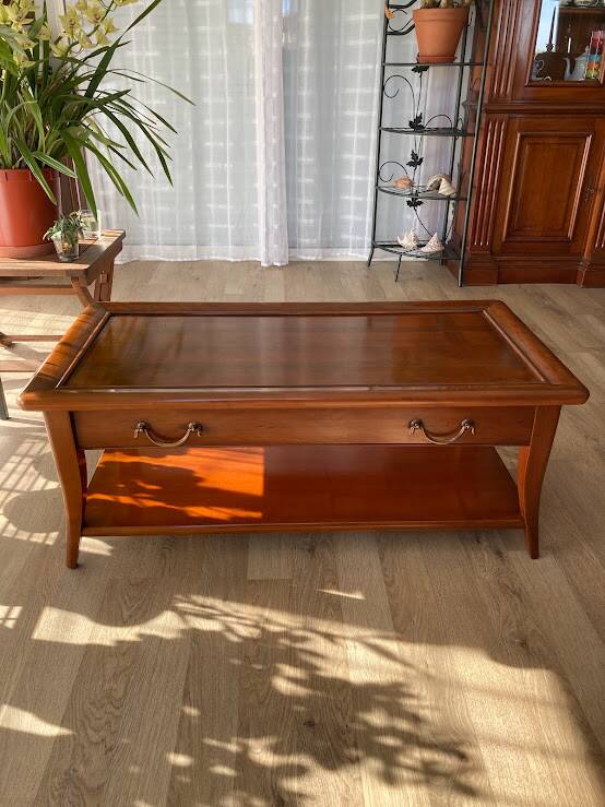 Rectangular mahogany coffee table with drawer