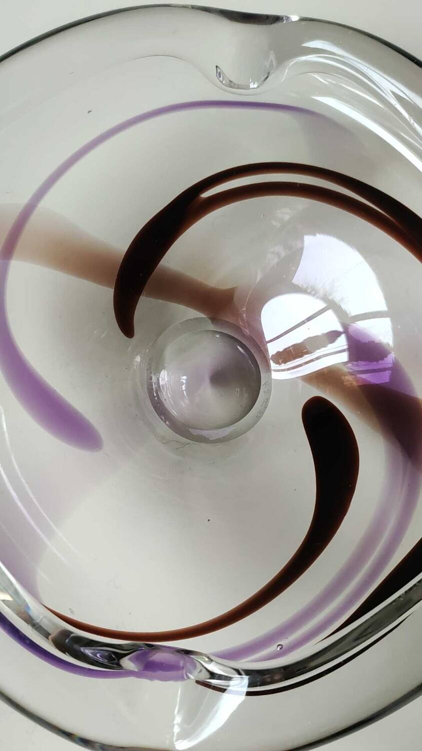 Large pocket/ashtray in heavy crystal with contemporary design - Designer Max Verboeket for Kristalunie/Maastricht factory. Diameter 22 cm