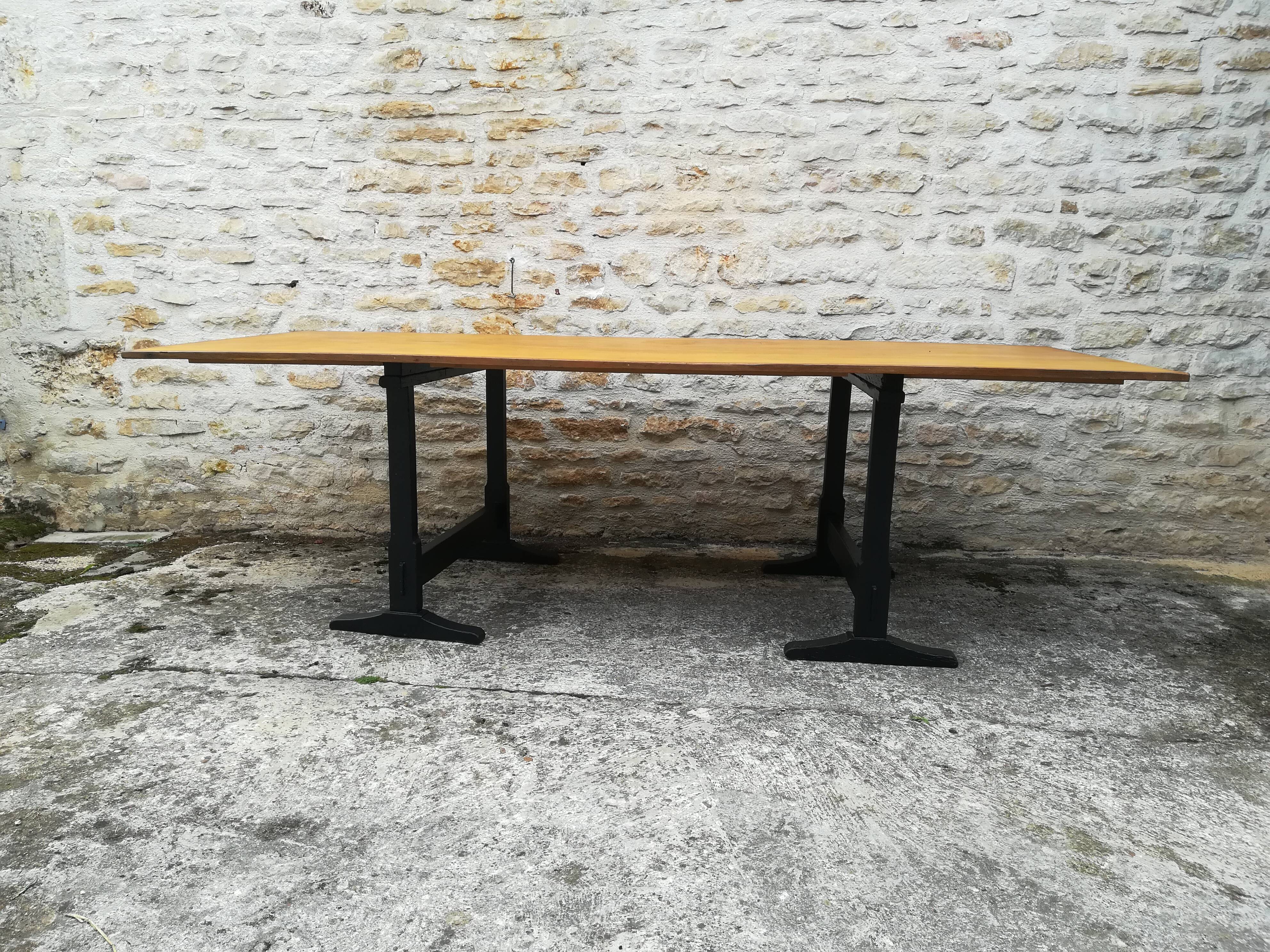 Trestles tray table