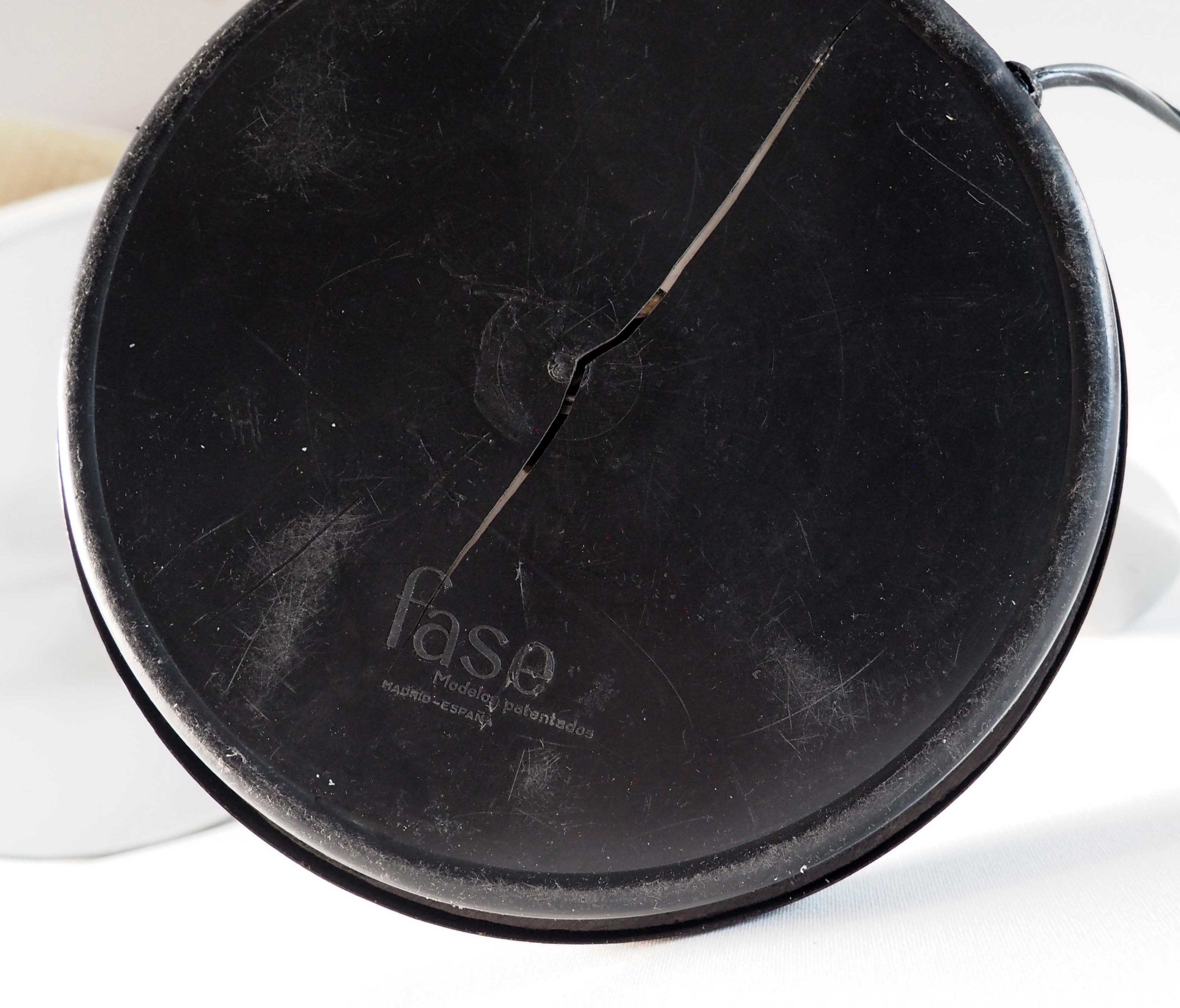 Fase boomerang grey lamp