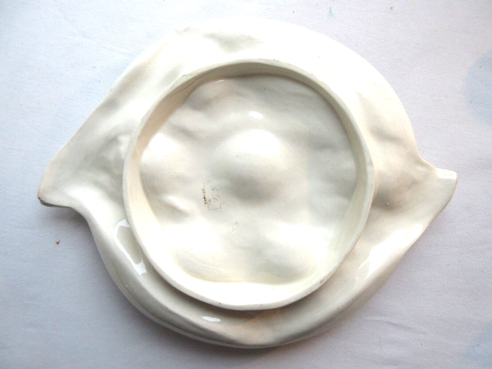 Egg dish or egg dish in slip trompe l'oeil signed GD Paris Deposited