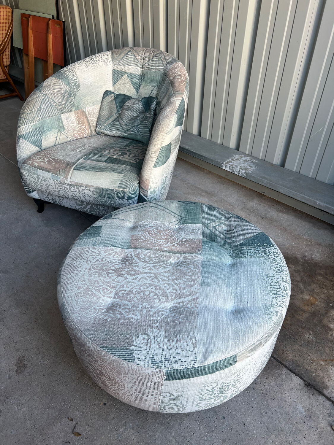 Fama armchair + footrest