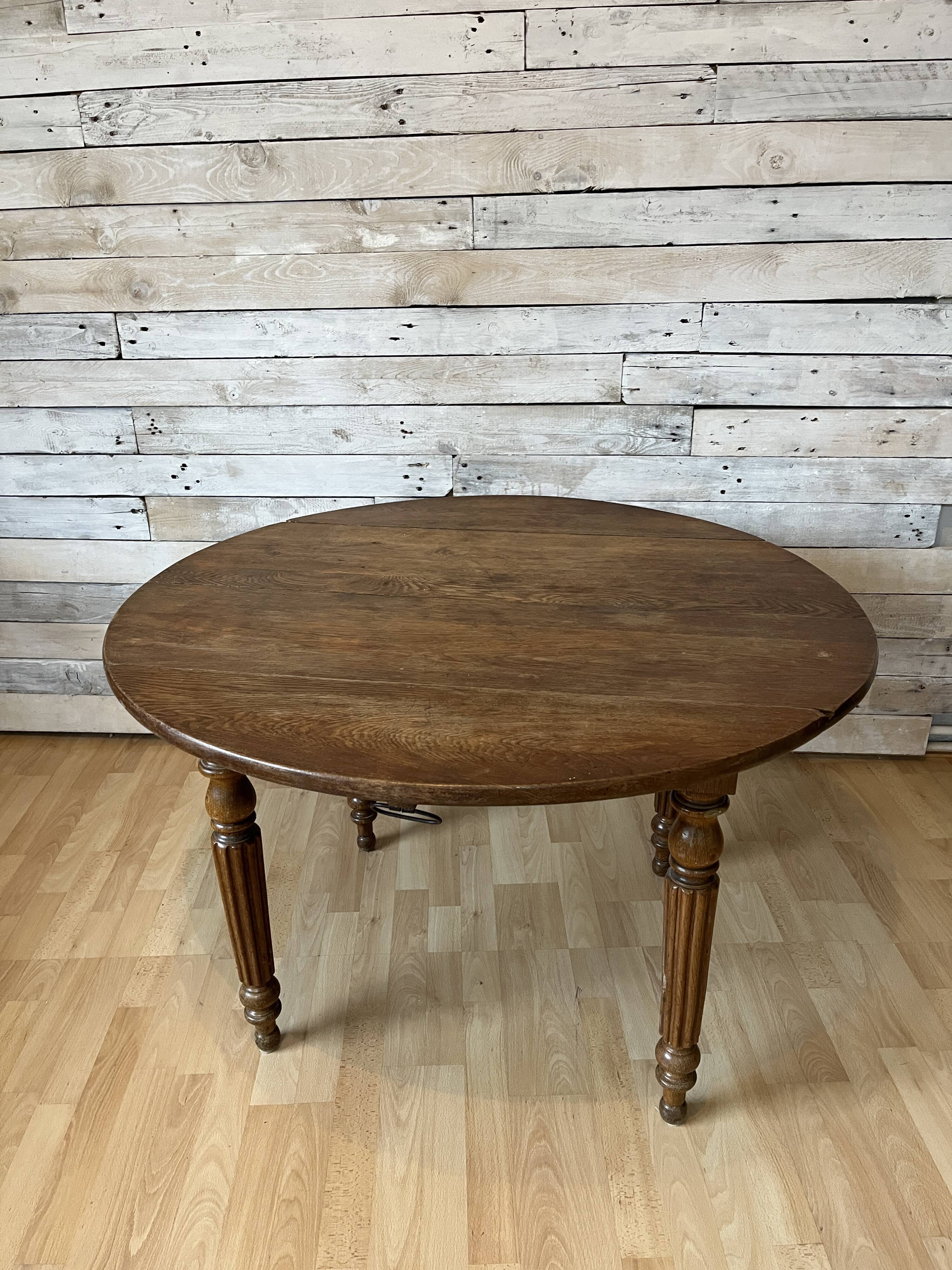 Round table with flaps