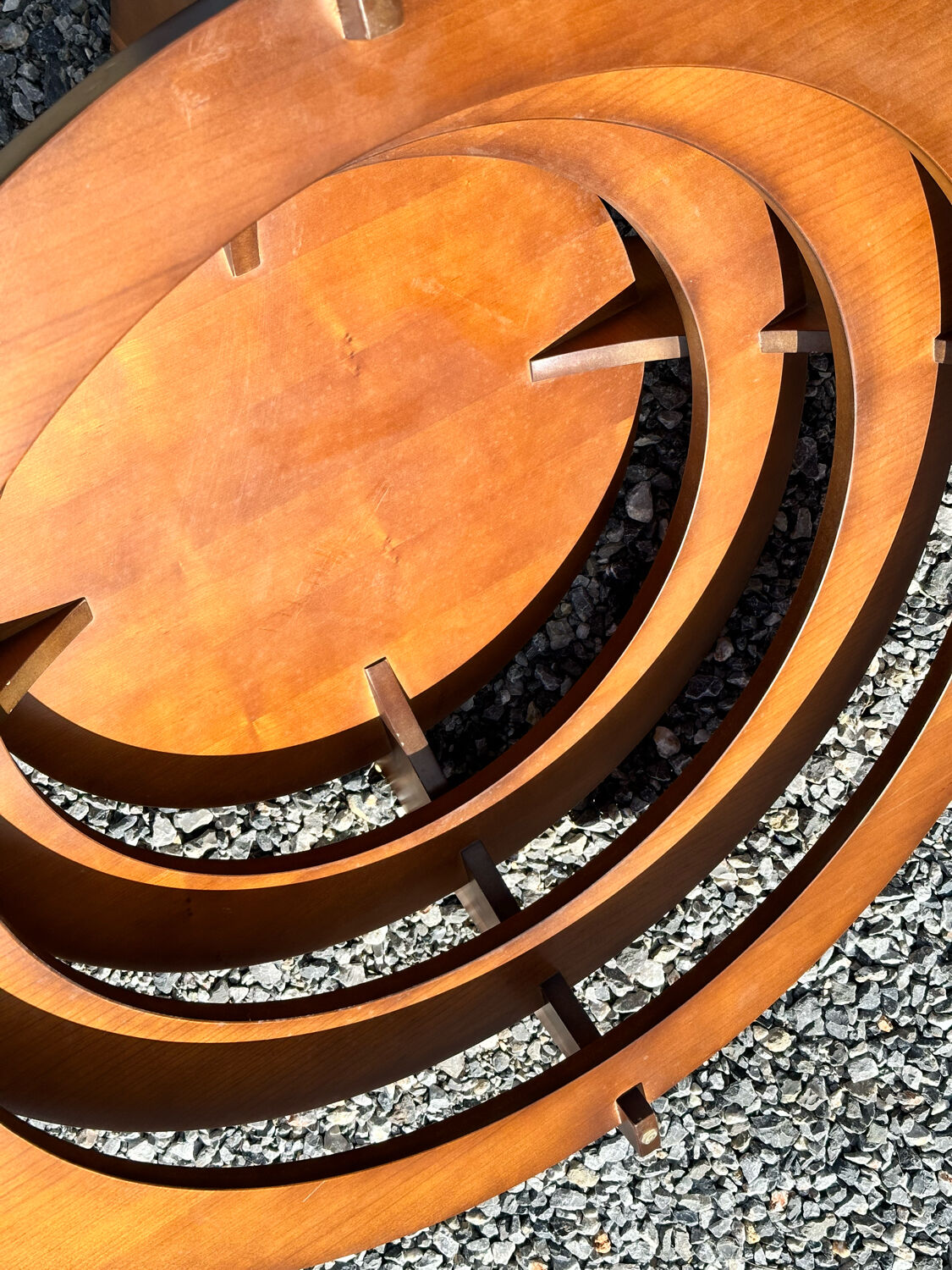 Designer coffee table, foot and circular top from the 60s