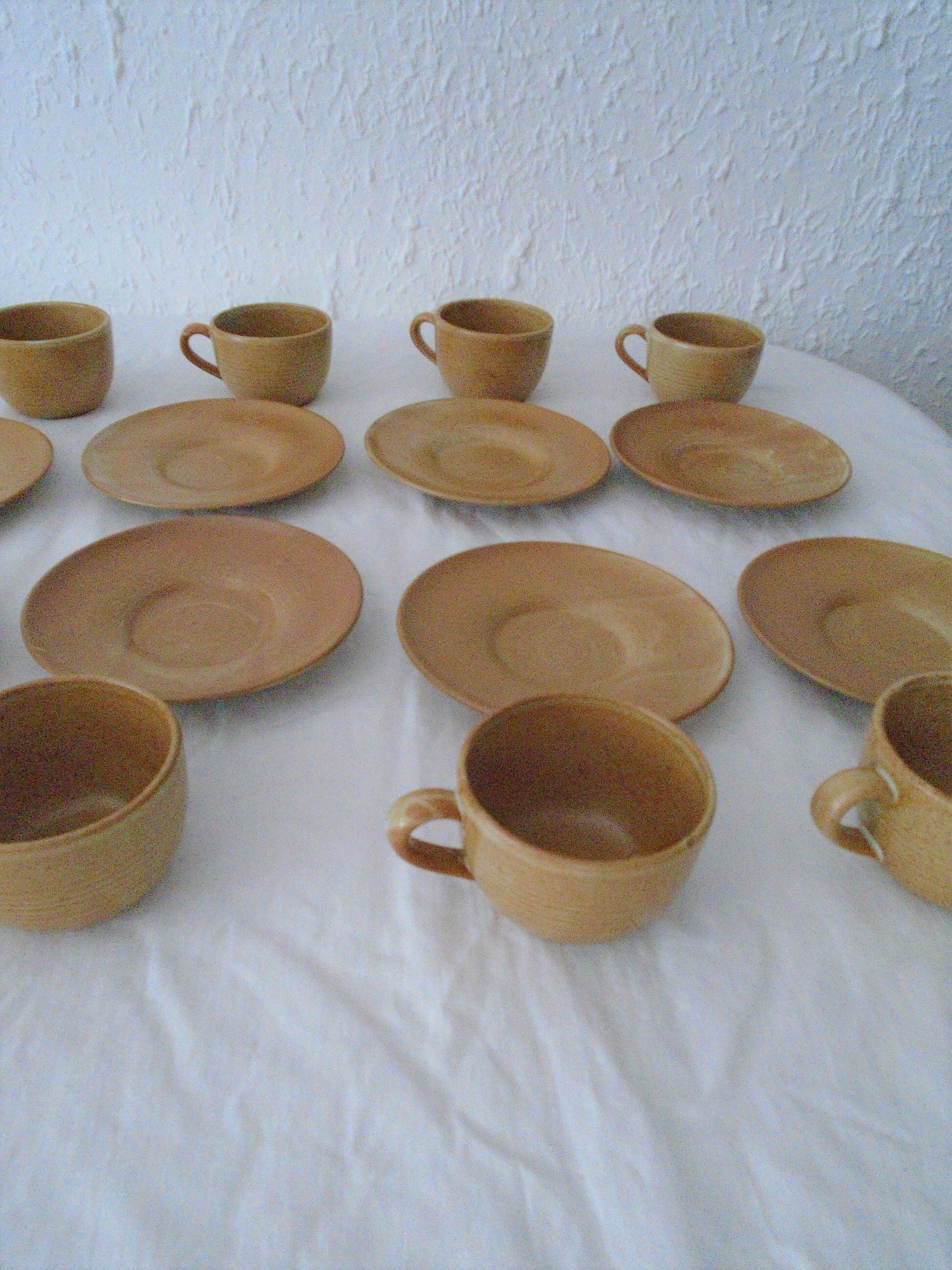 8 Cups and under cups Sandstone village CNP France