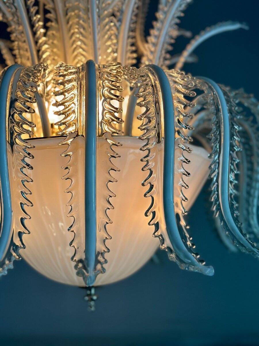 Venetian chandelier in white and gold Murano glass, circa 1980