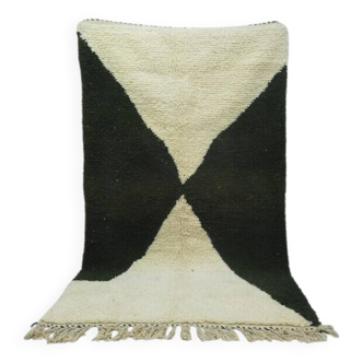 Tapis Marocain en laine blanche et noire