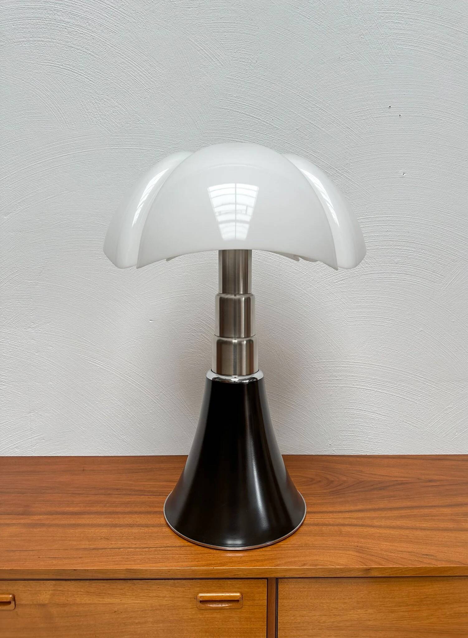 Lampe vintage Pipistrello des années 1970 par Gae Aulenti pour Martinelli Luce