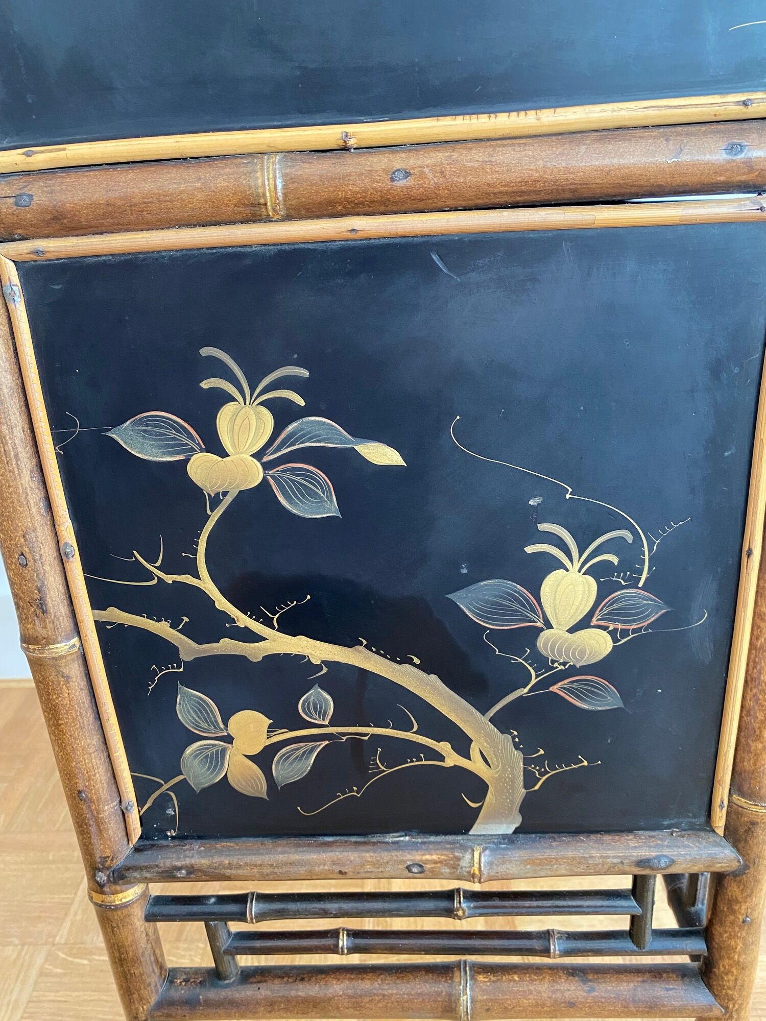 Original Victorian furniture in lacquered bamboo from the 19th century, chinoiserie