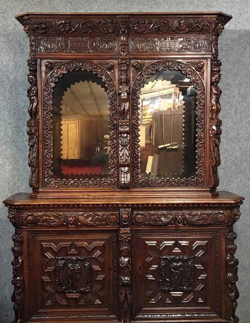 Grand buffet deux-corps style renaissance richement sculpté – « anno 1634 »