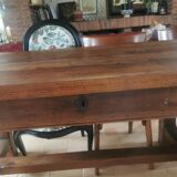 Farm table
