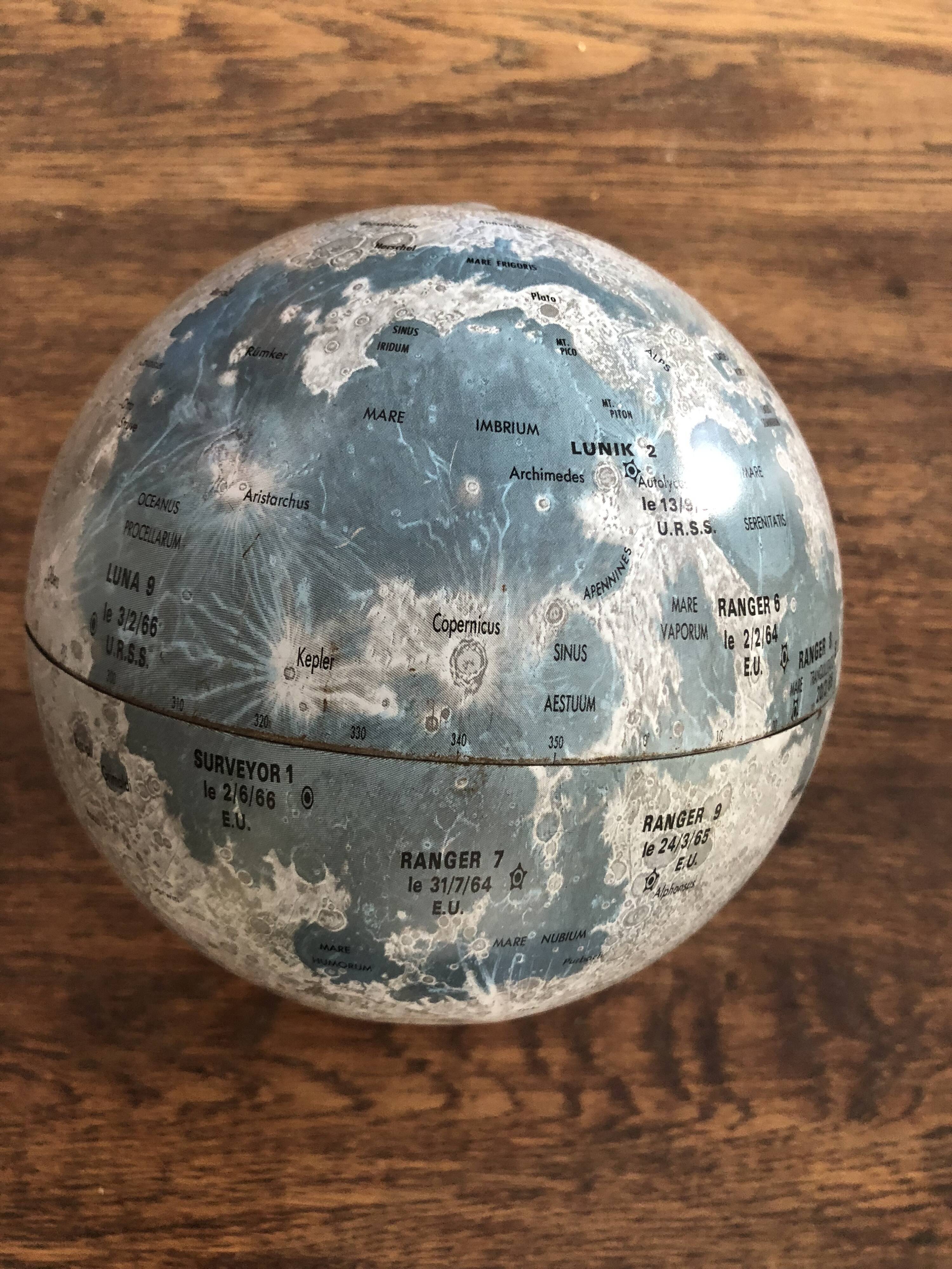 Rare globe Moon vintage