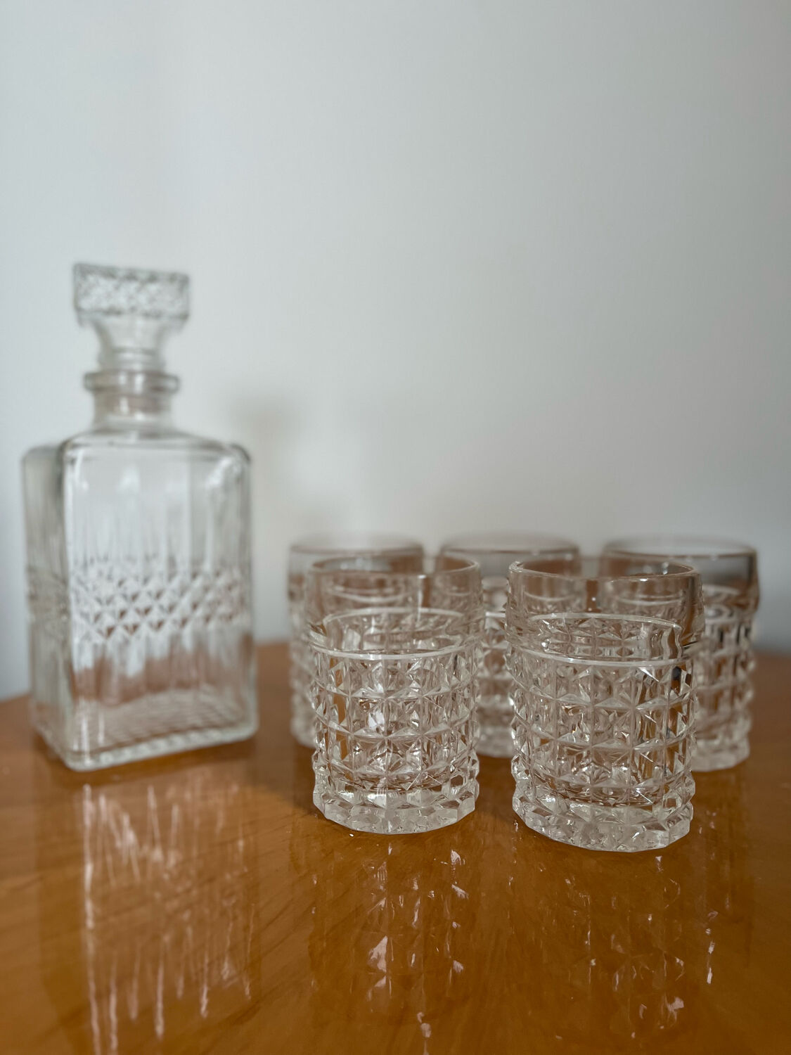 Vintage diamond tip cut whisky glasses 1960/70