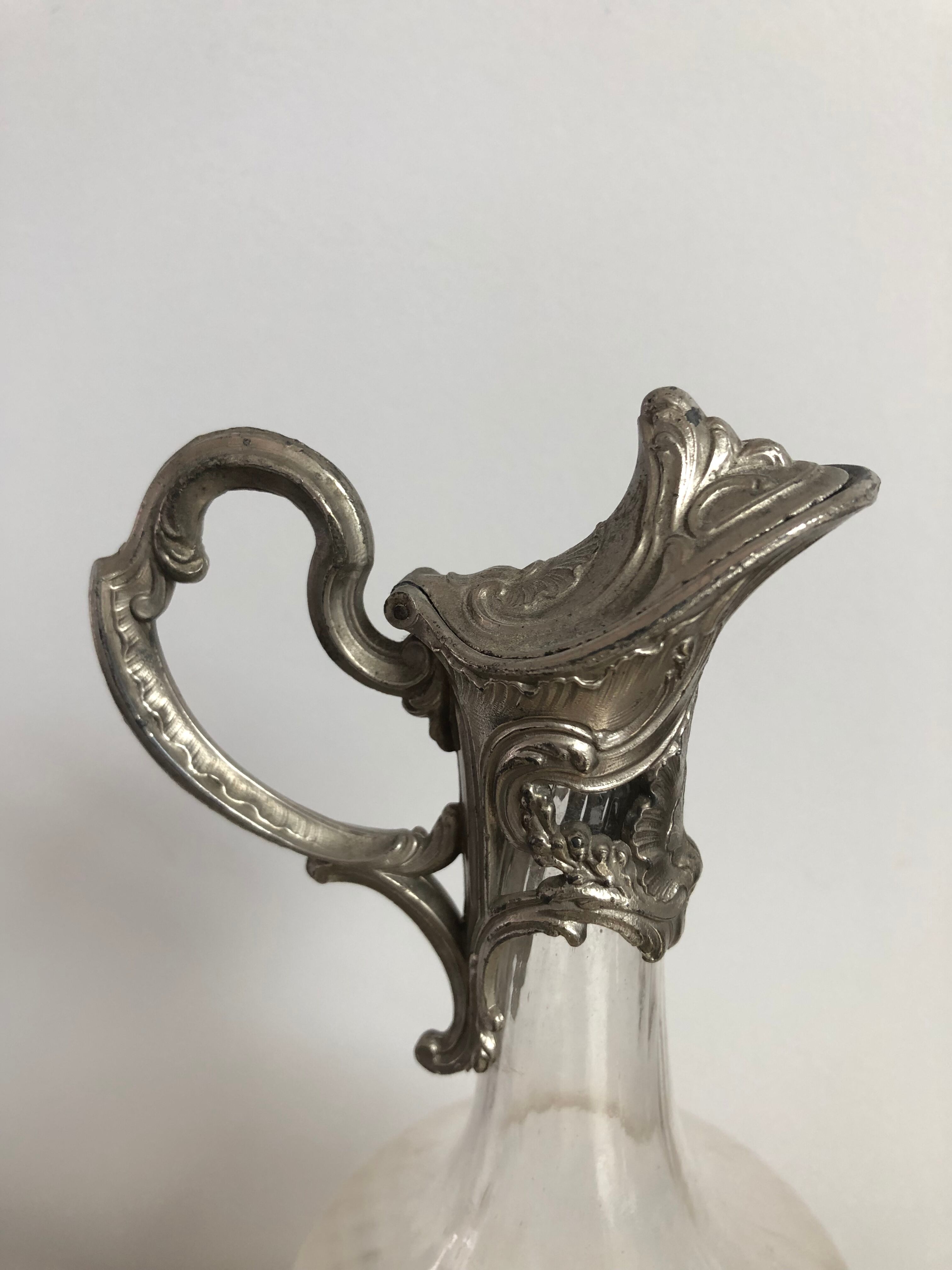 Ewer glass and silver metal