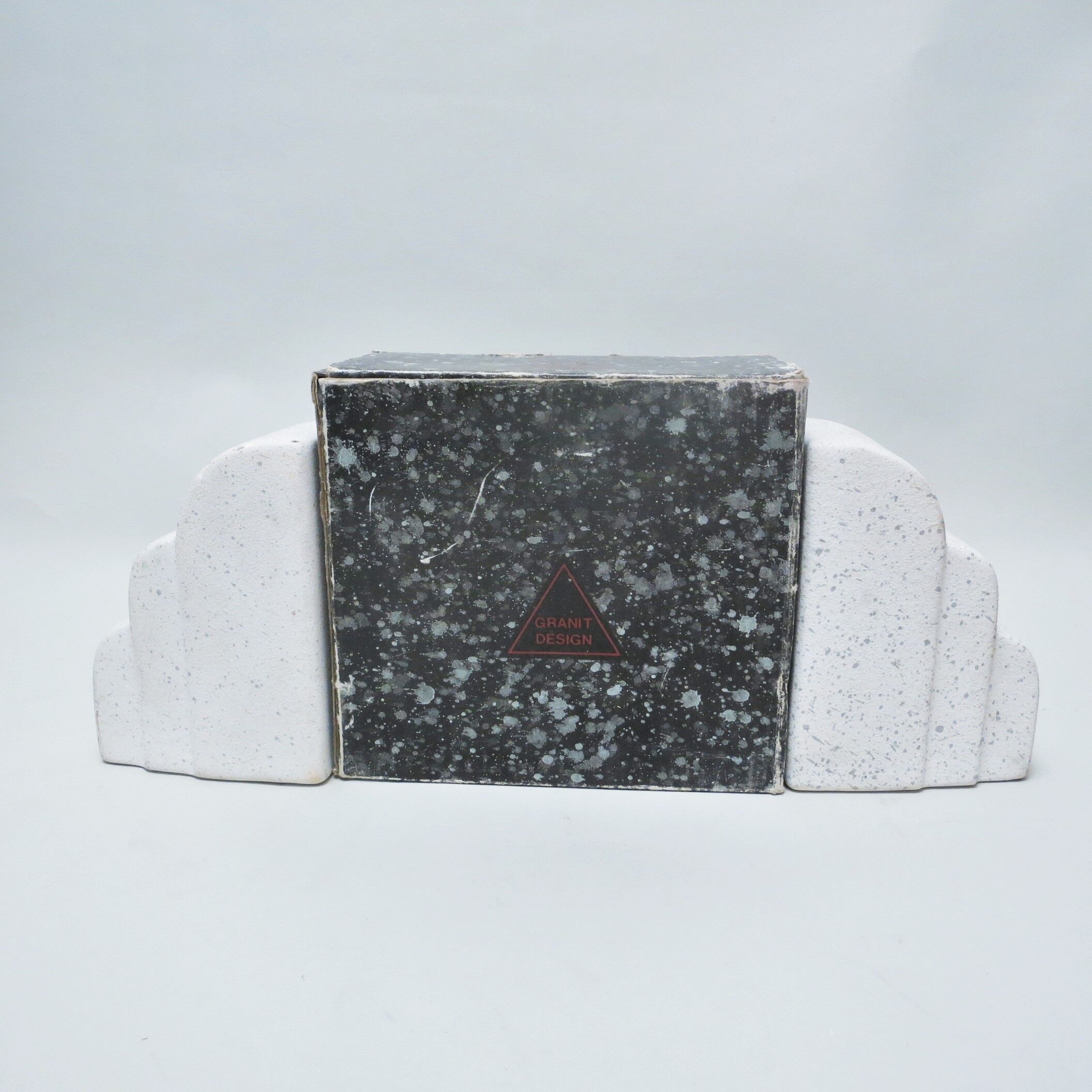Pair of bookends in ceramics 80