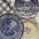 Suite of 6 blue indigo plates