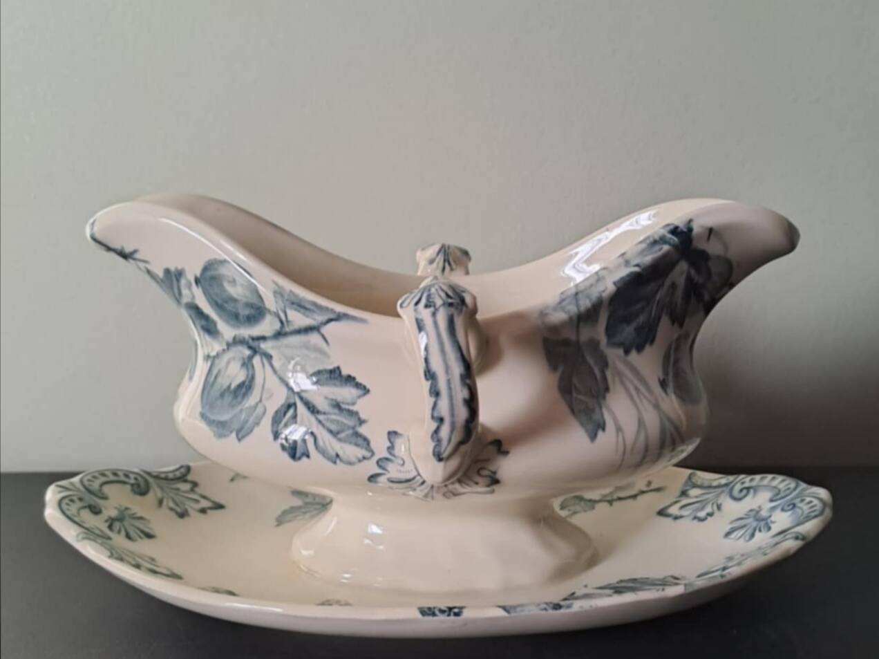 Creil Montereau iron clay sauce boat