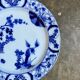 Assiette à gâteau Creil et Montereau en faïence bleue, service "Japon" vers 1895