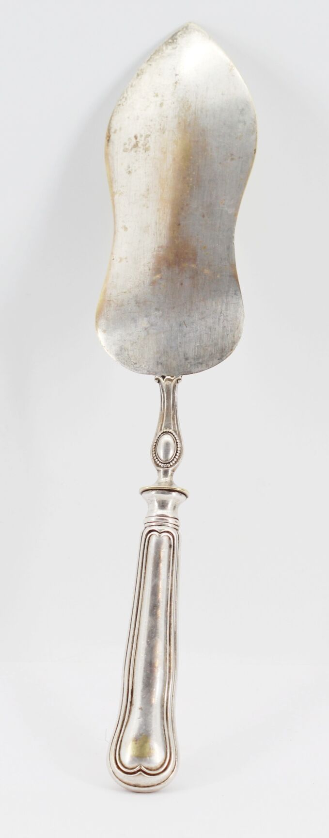 Old cake shovel