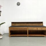 Large trading counter from the 80s