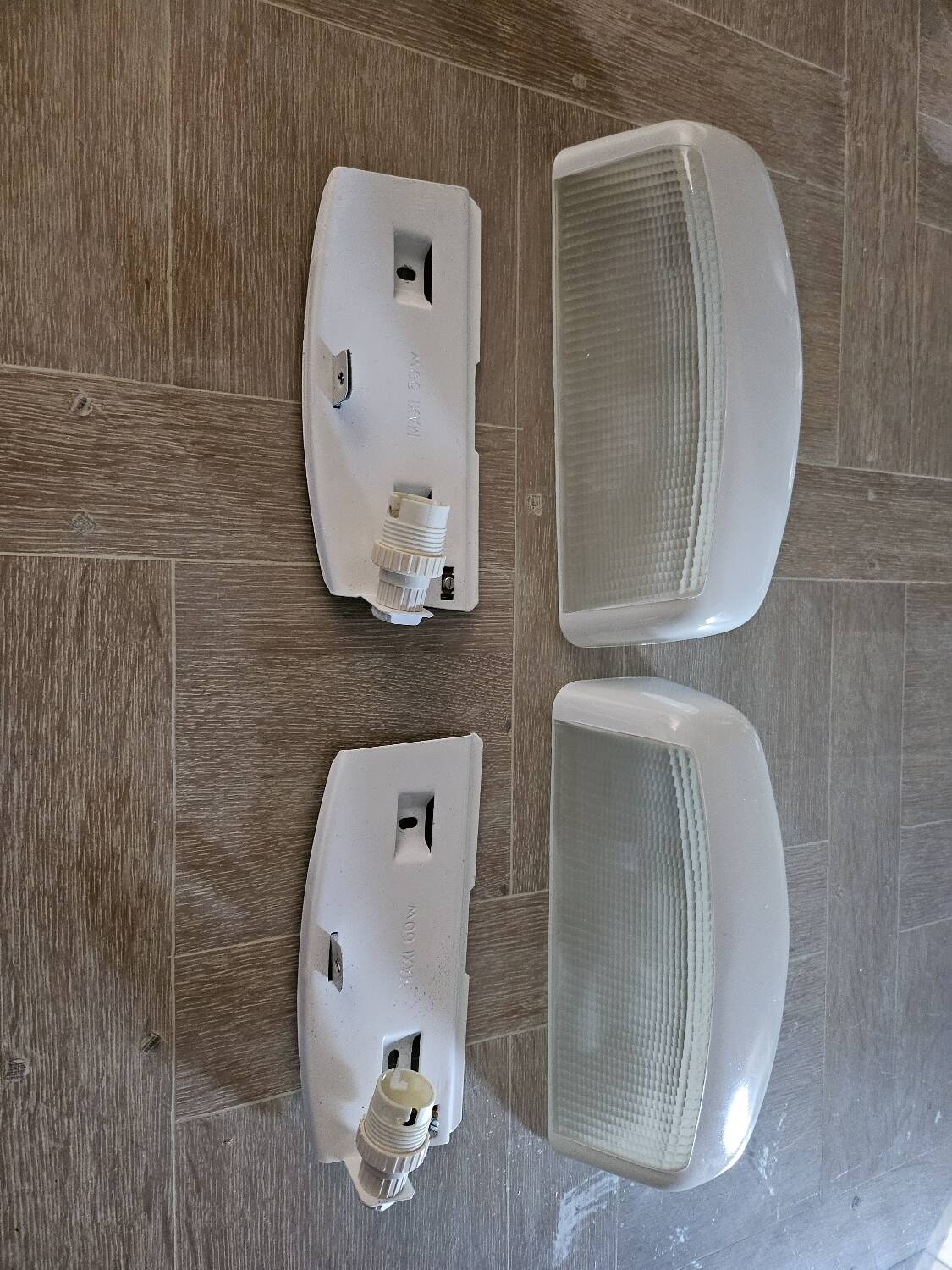 Paire d'appliques holophane