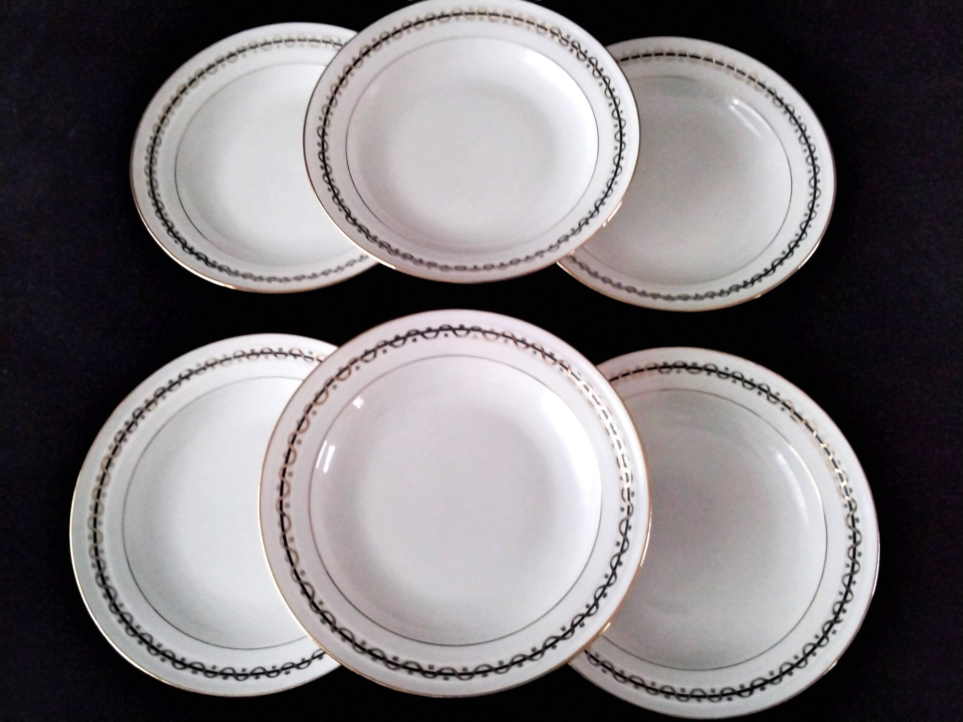 6 deep plates in porcelain from Chartres sur Cher, Limoges clay.