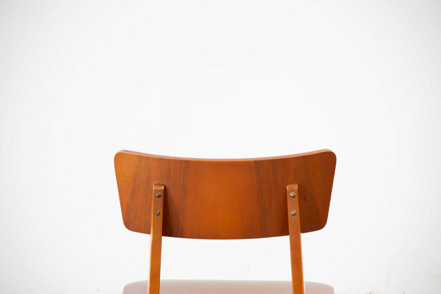 Series of 4 scandinavian chairs with curved back 1960