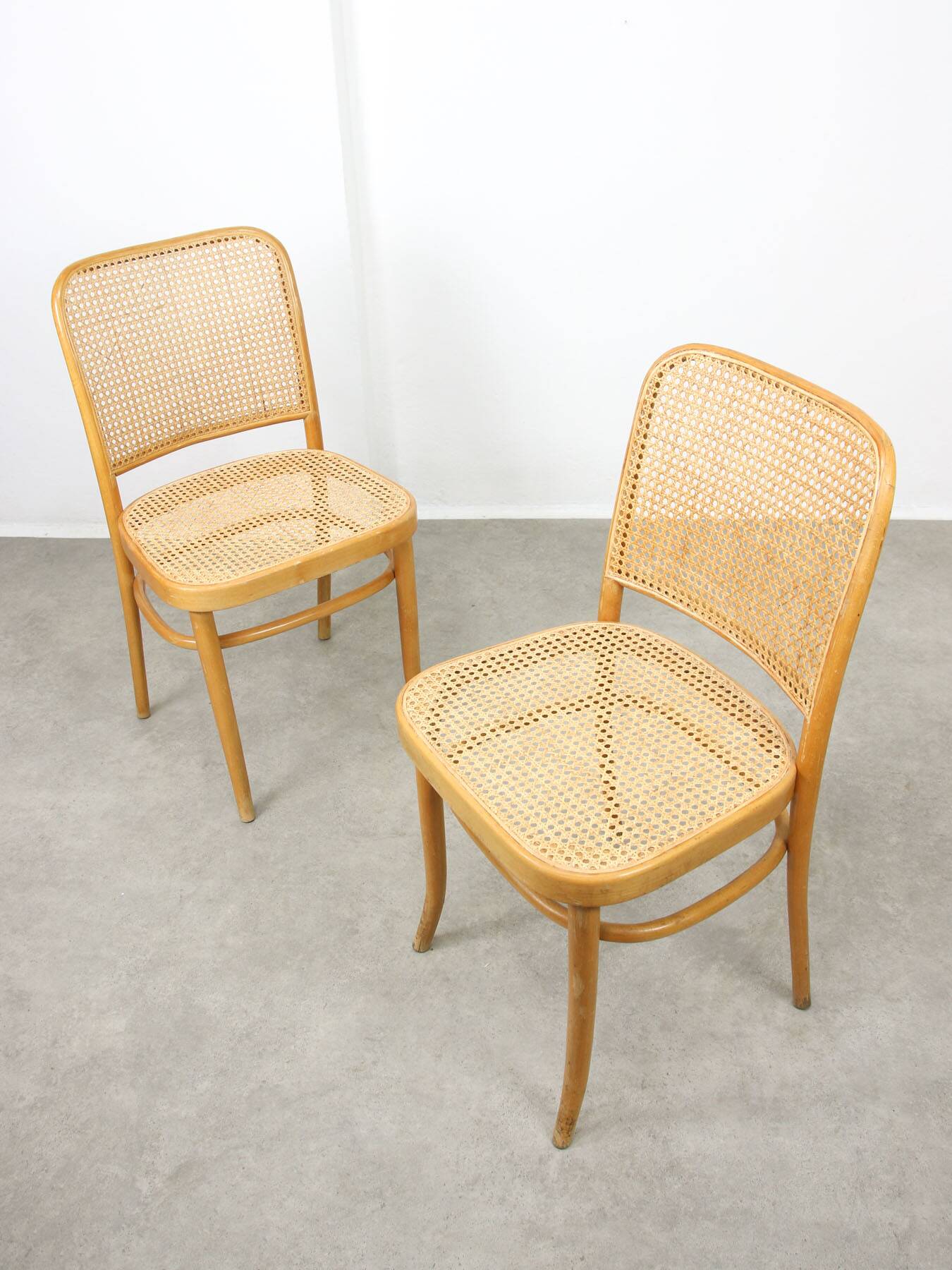 Paire de chaises vintage n°811 en bois courbé