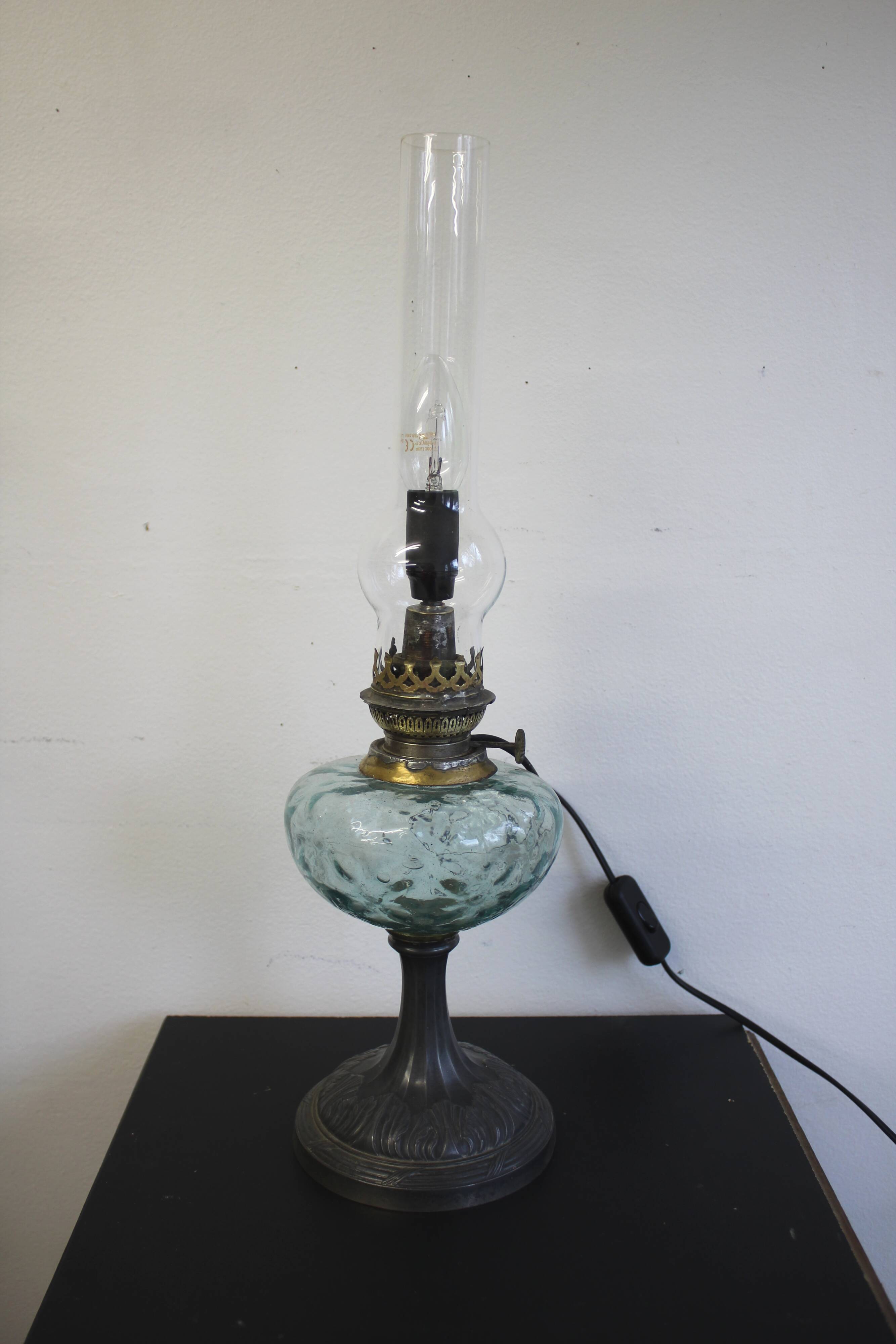 Oil lamp transformed into a bedside lamp