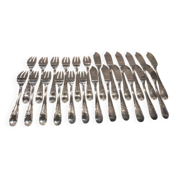 12 forks, 12 fish knives, silver-plated metal, rocaille pattern