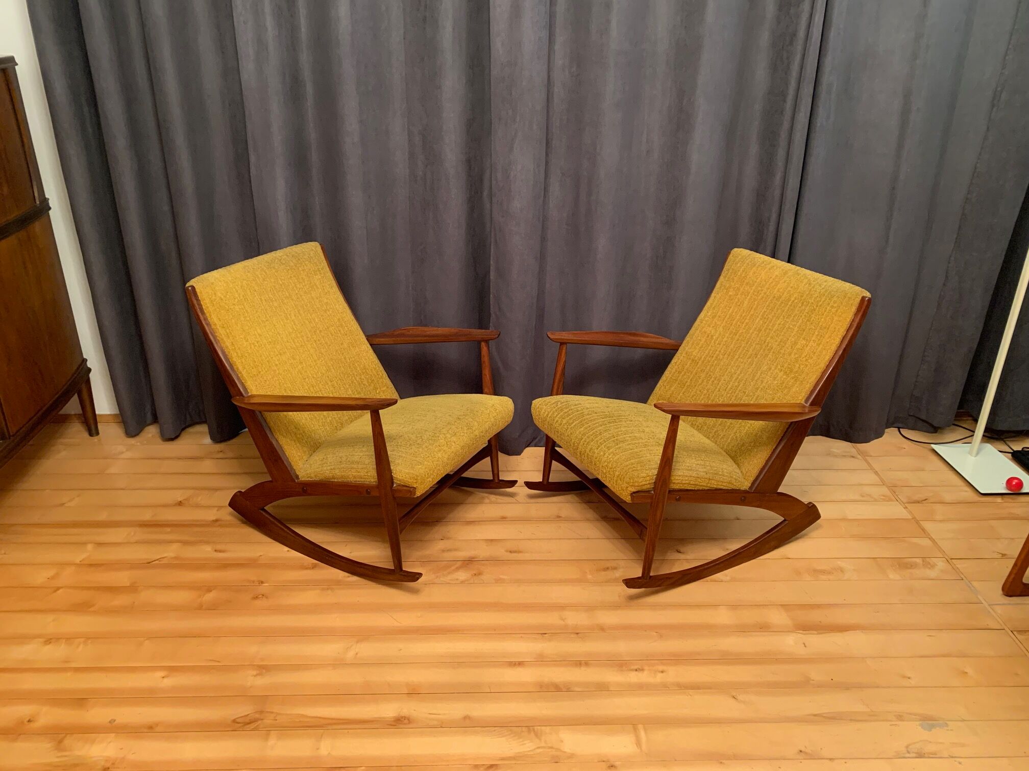 Pair of rocking chairs, designed by Georg Jensen, Kubus Møbler, Denmark, 1950s
