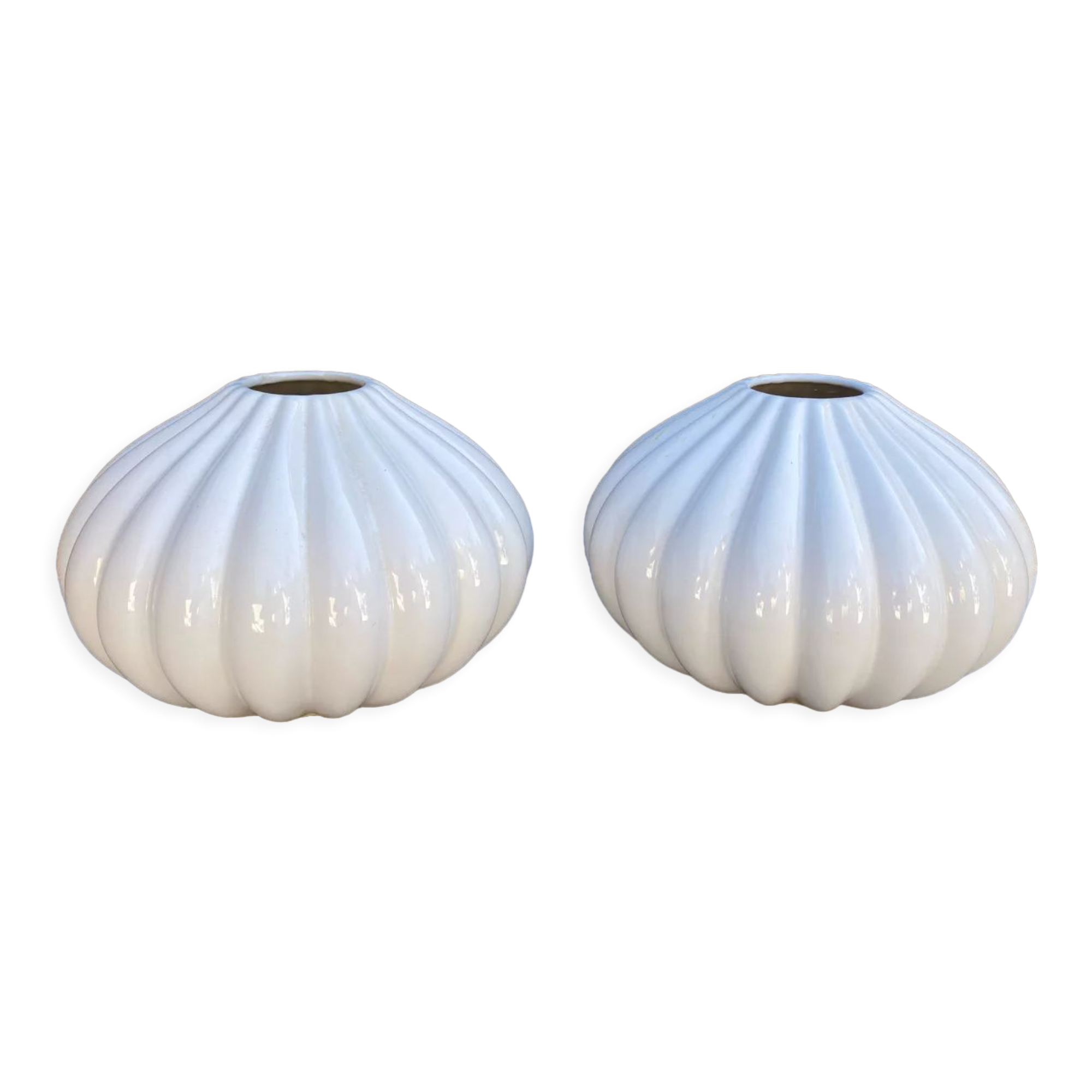 Pair of 2 polylobed round vases