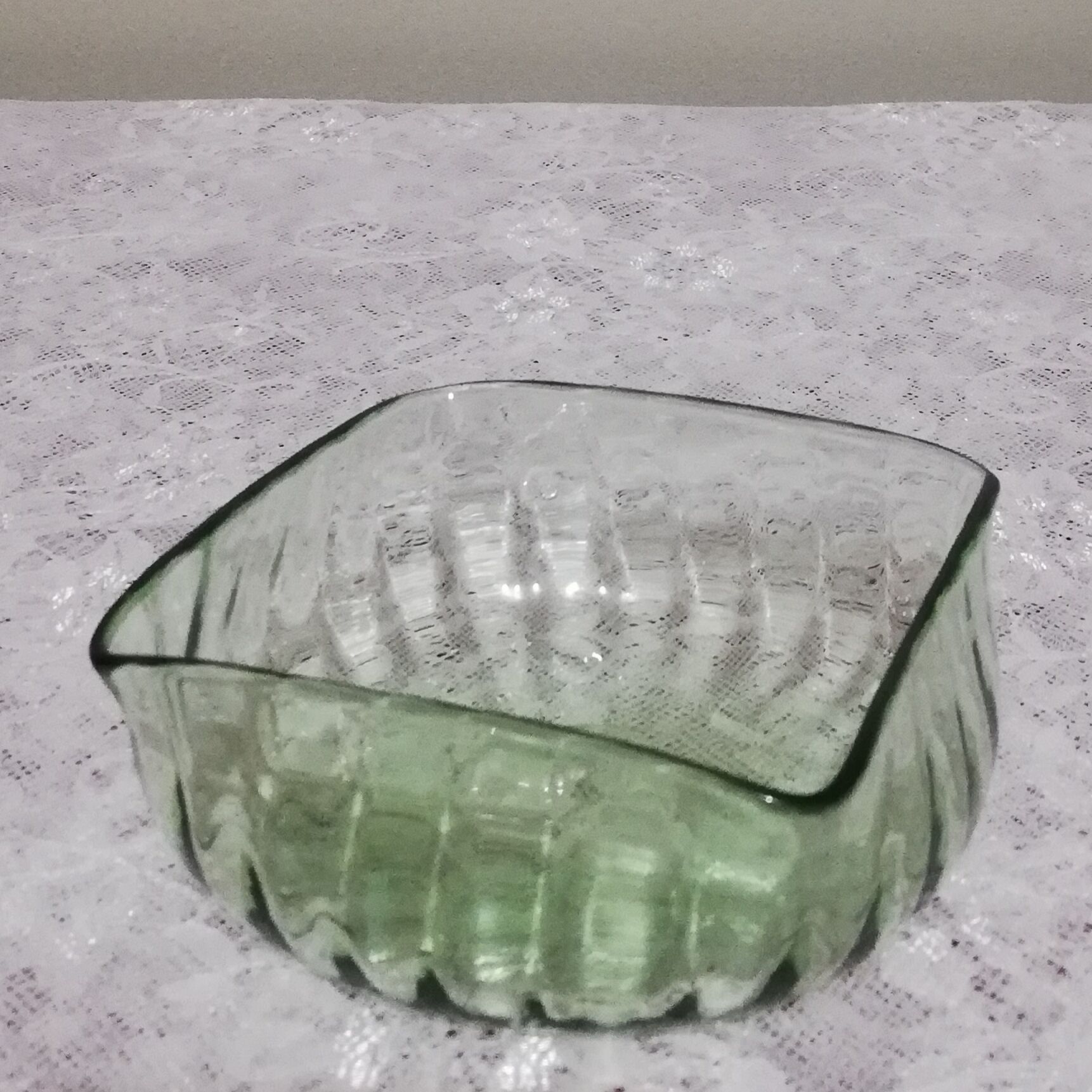 4 art deco glass cups