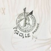 Plate on foot / Art Deco / Moulin des Loups