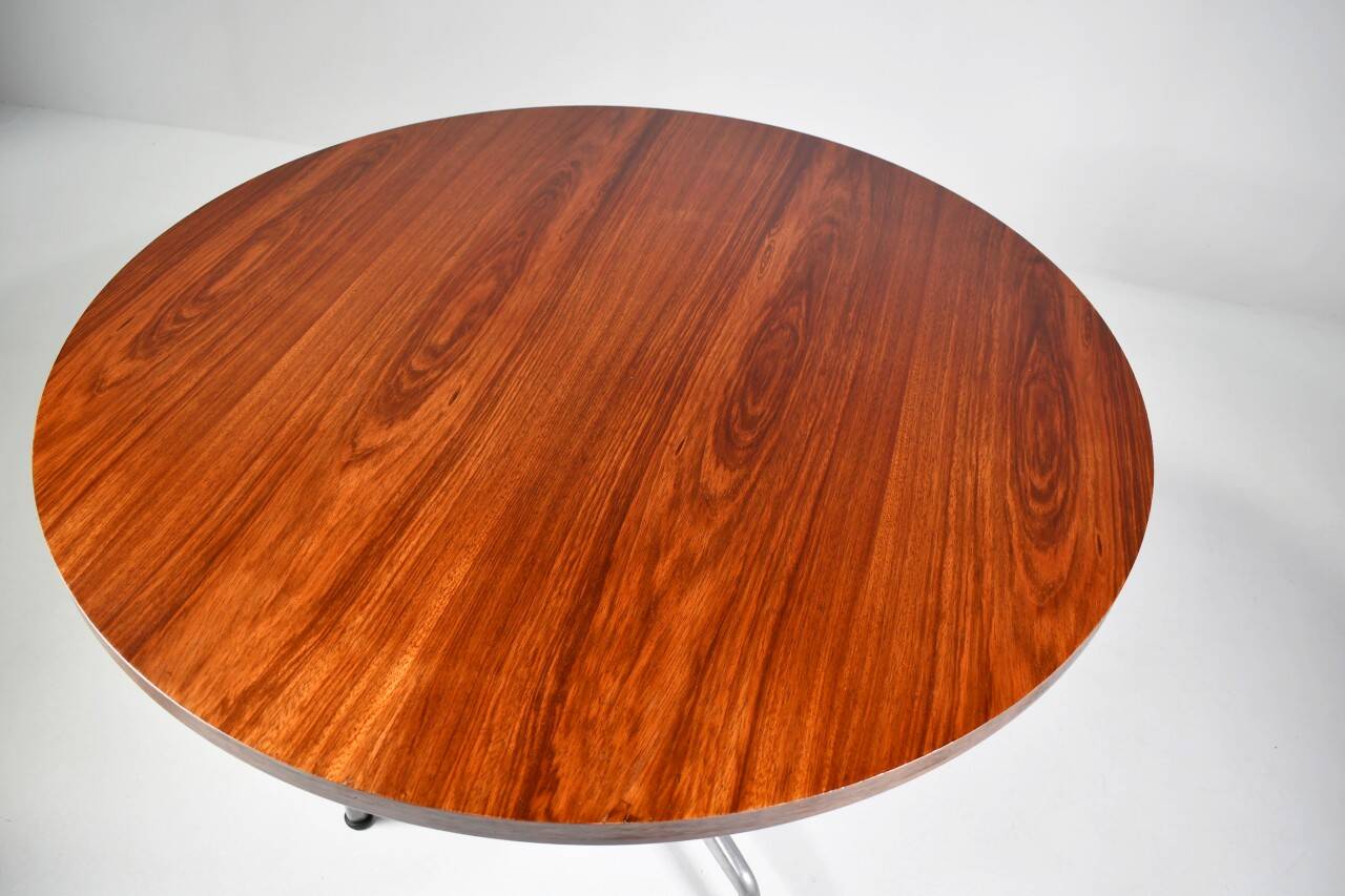 Dining table by Giancarli Piretti for Castelli.