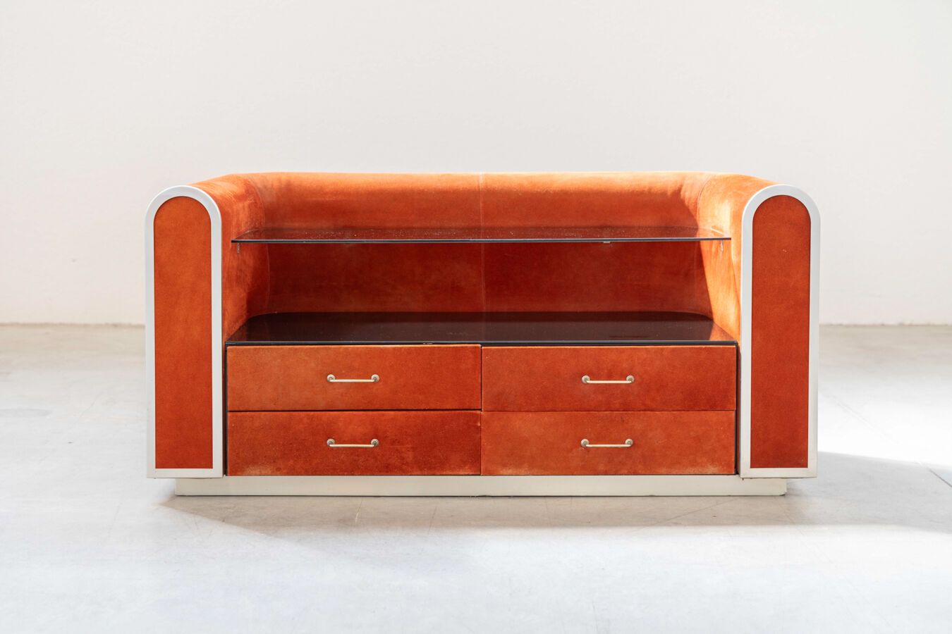 Alcantara chest of drawers, 70s