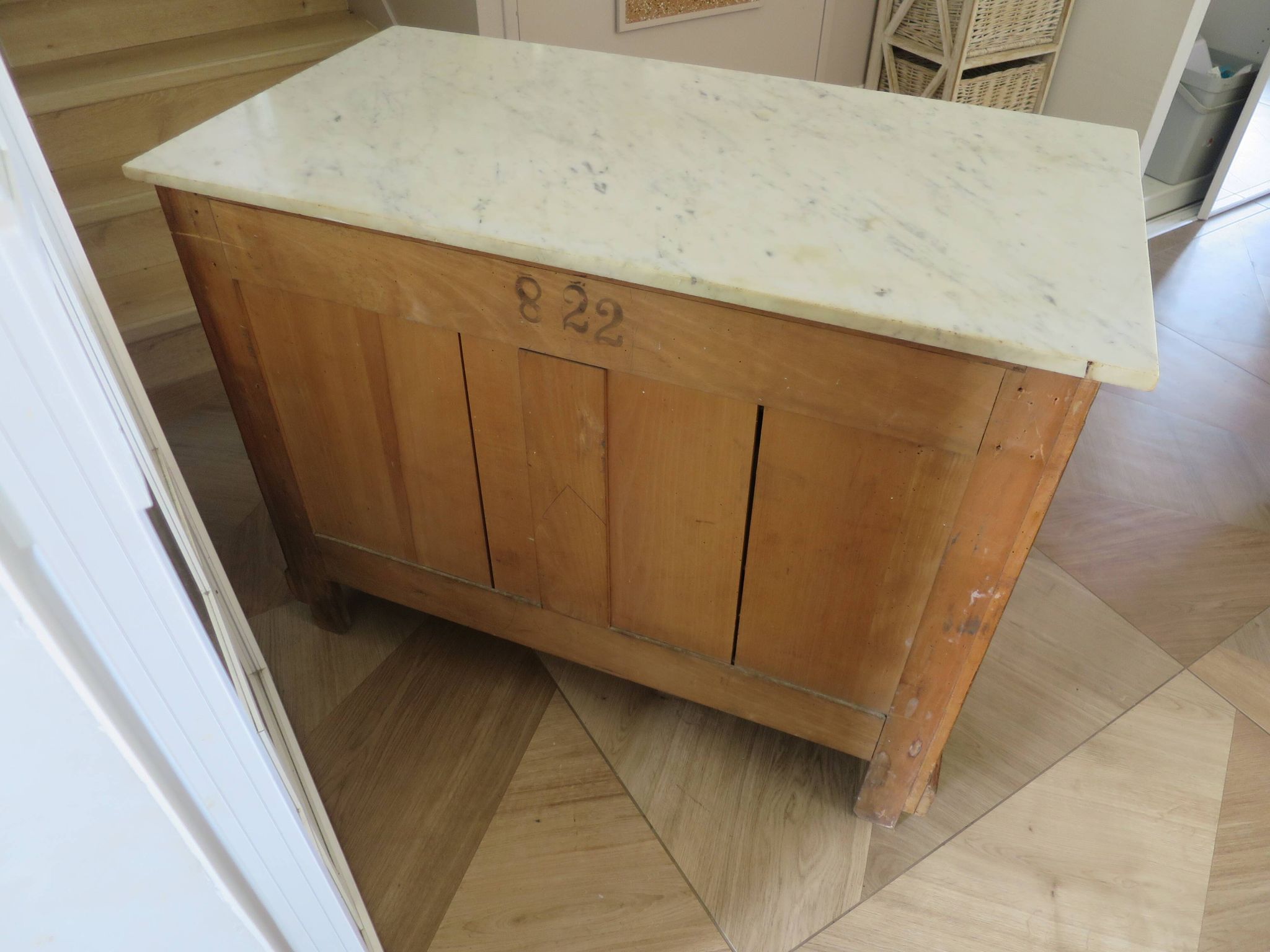 Louis Philippe style chest of drawers with 4 drawers in solid walnut and marble, 1900-1950.