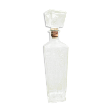 Carafe verre moulée